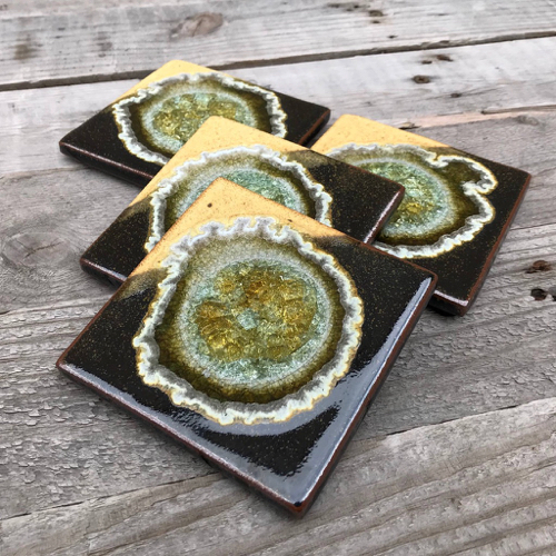 Click to view detail for KB-568 Coasters  Set of 4  Black & Cream $43